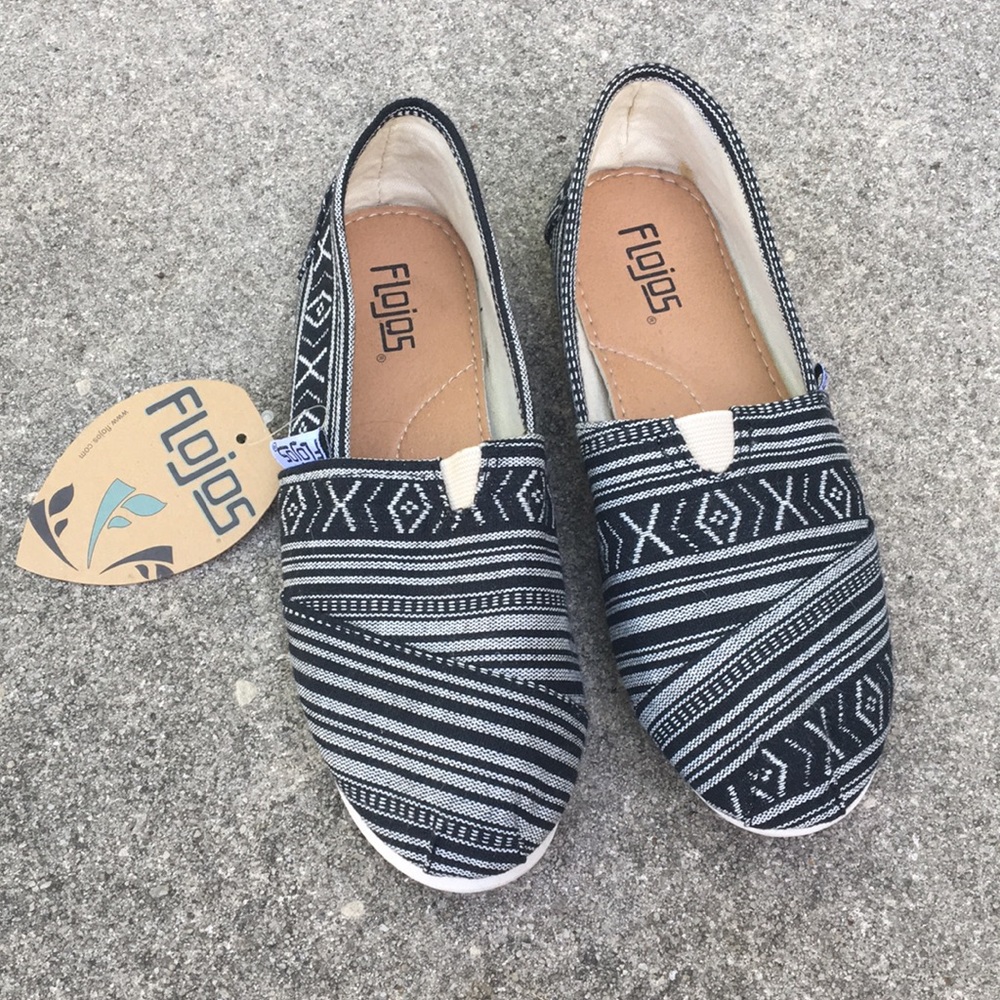 Flojos Slip Ons